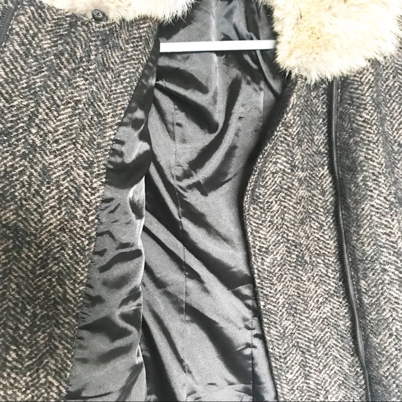 Elie Tahari Wool Coat - Coyote Fur Collar - Picture 5 of 11